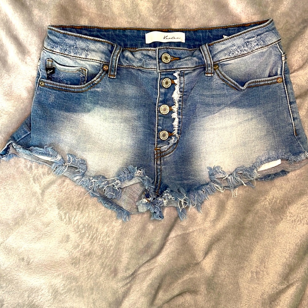 KanCan Light Distressed Short